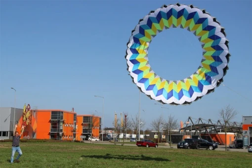 Ring Kite 6m Weiss-blau-gelb 5 Ring Kite 6m Weiss-blau-gelb – Bild 3